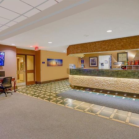 Days Inn By Wyndham Niagara Falls Lundys Lane Bagian luar foto