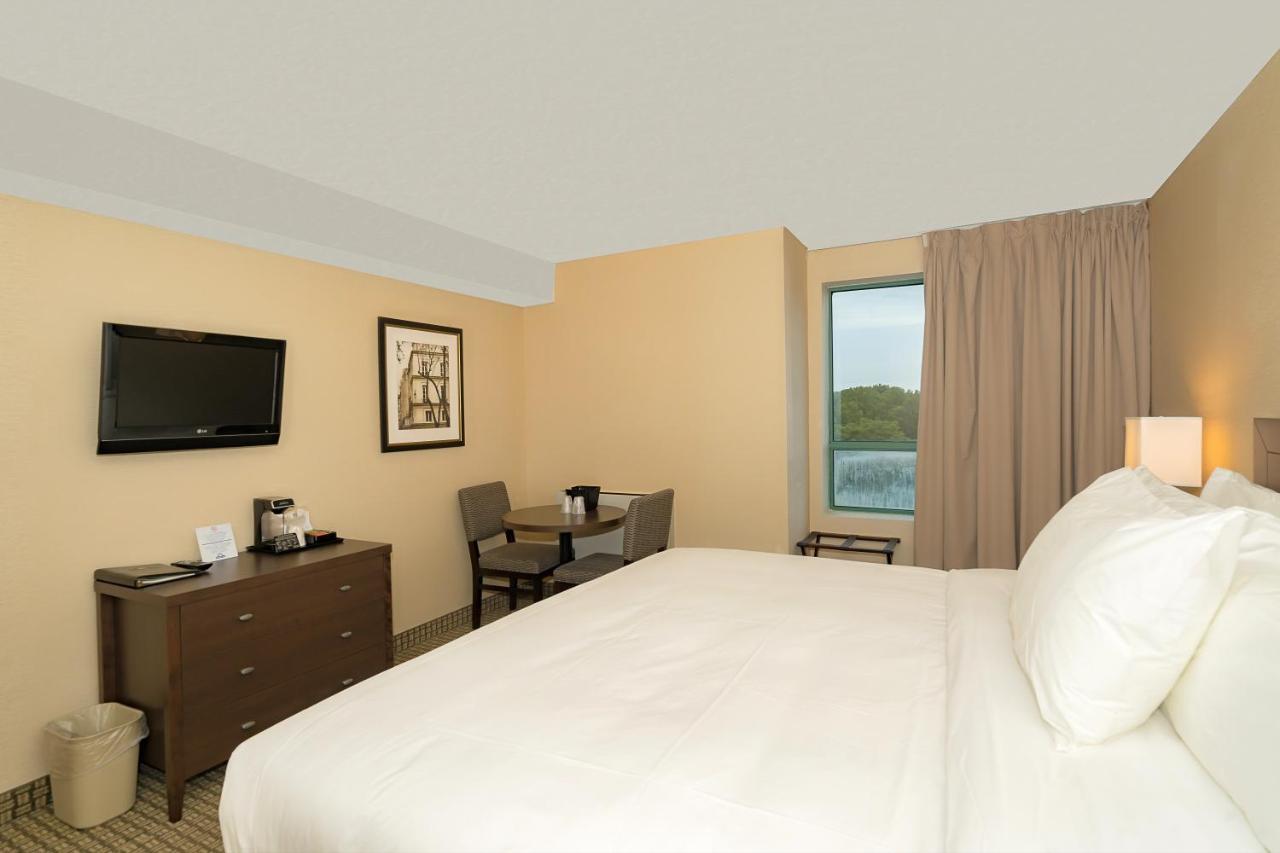 Days Inn By Wyndham Niagara Falls Lundys Lane Bagian luar foto
