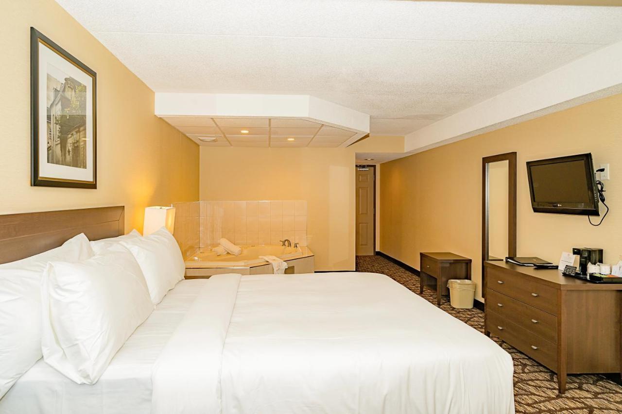 Days Inn By Wyndham Niagara Falls Lundys Lane Bagian luar foto