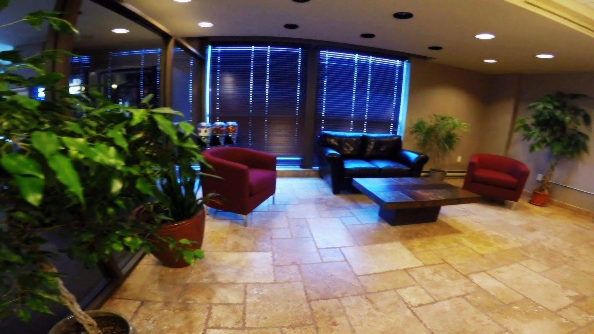 Days Inn By Wyndham Niagara Falls Lundys Lane Bagian luar foto