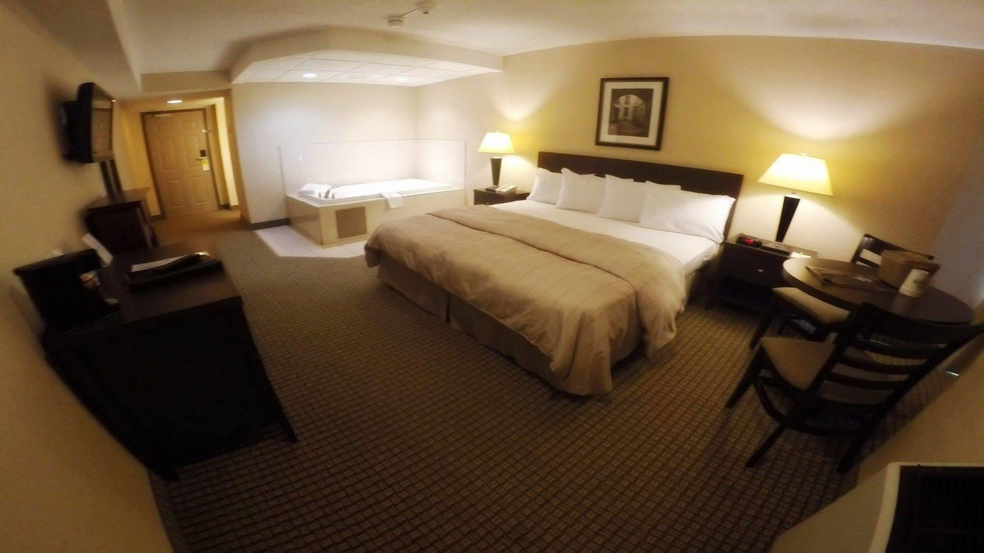 Days Inn By Wyndham Niagara Falls Lundys Lane Bagian luar foto