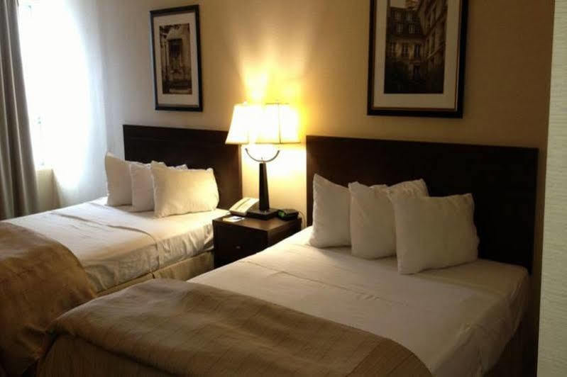 Days Inn By Wyndham Niagara Falls Lundys Lane Bagian luar foto