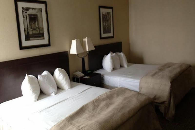 Days Inn By Wyndham Niagara Falls Lundys Lane Bagian luar foto