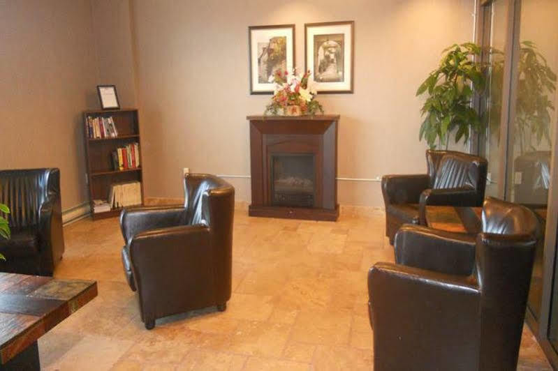 Days Inn By Wyndham Niagara Falls Lundys Lane Bagian luar foto