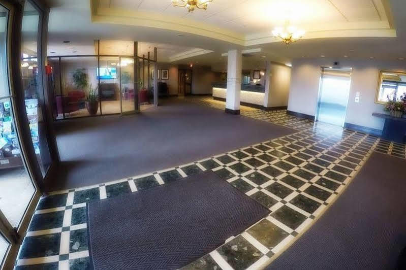 Days Inn By Wyndham Niagara Falls Lundys Lane Bagian luar foto