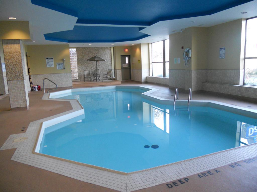 Days Inn By Wyndham Niagara Falls Lundys Lane Bagian luar foto